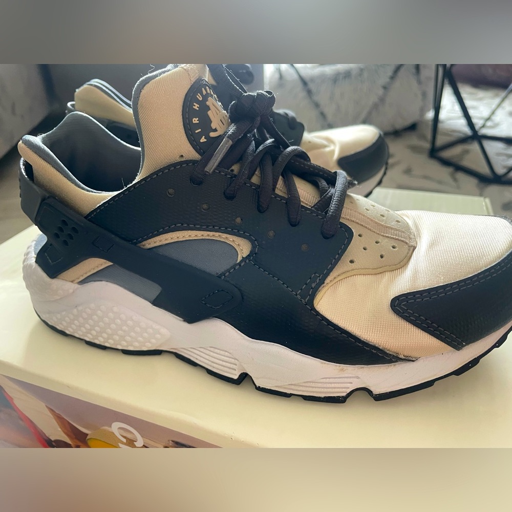 Nike Huarache Sneakers